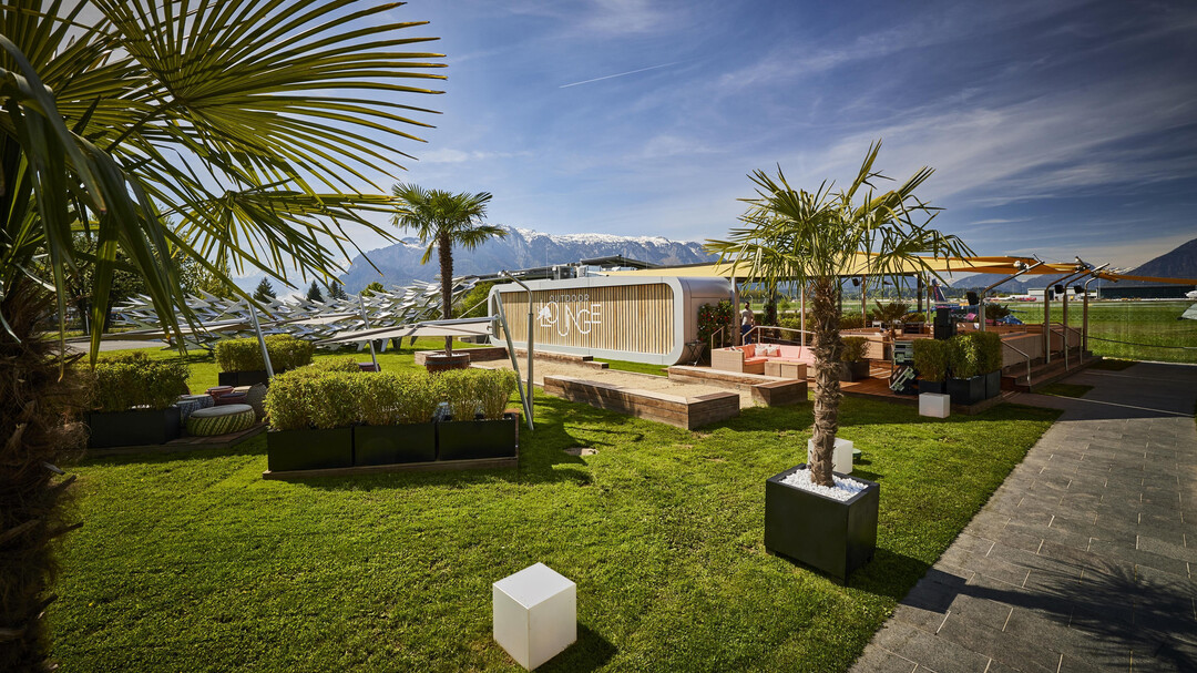 Outdoor Lounge im Red Bull Hangar7 salzburg.info